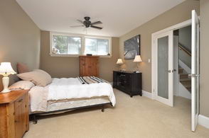 Bedroom with Luxury En-Suite - Country homes for sale and luxury real estate including horse farms and property in the Caledon and King City areas near Toronto